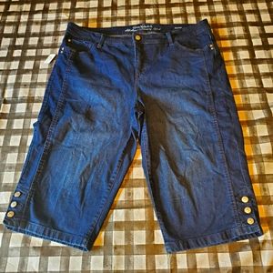 Gloria Vanderbilt Capri Shorts 16W